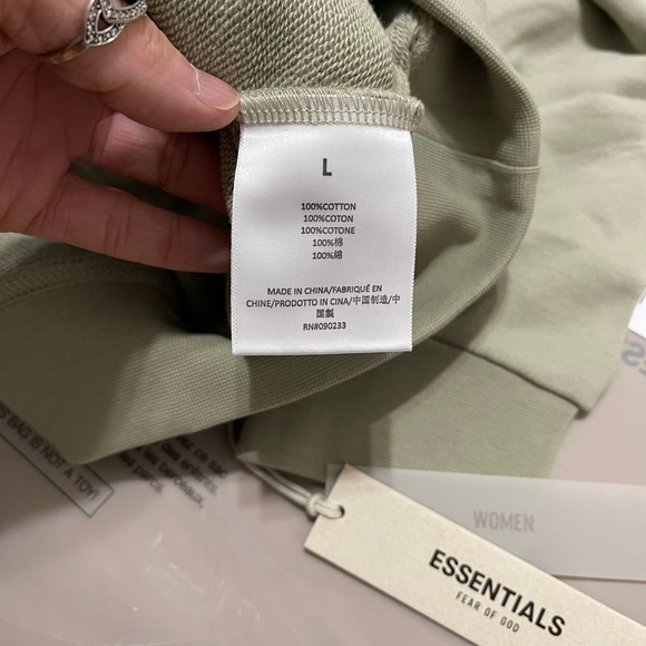 NWT Women’s Medium Fear Of God Essentials French Terry 3/4 Sleeve Hoodie Seafoam - Picture 12 of 13